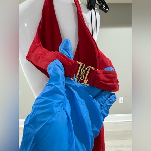 $2190 SAINT LAURENT
JUMPSUITS AND OVERALLS size 1 - Picture 10 of 11